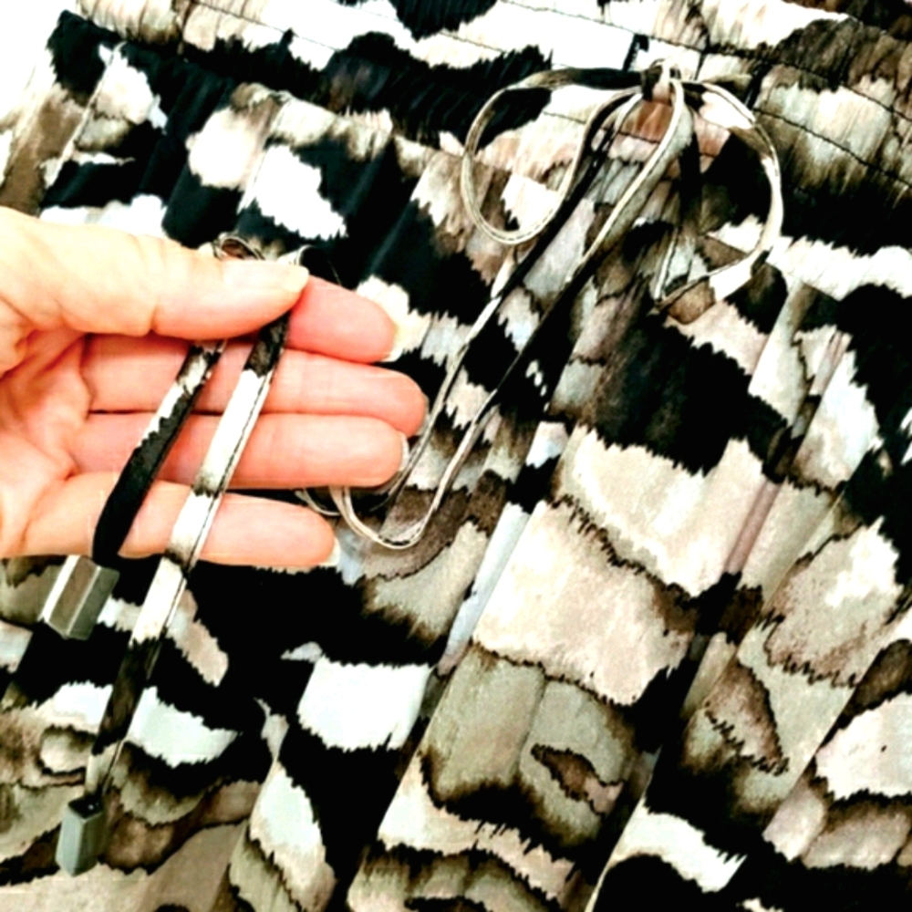 NWOTJennifer Lopez Camo/Zebra Autumn Rose Jumpsuit - Picture 9 of 13